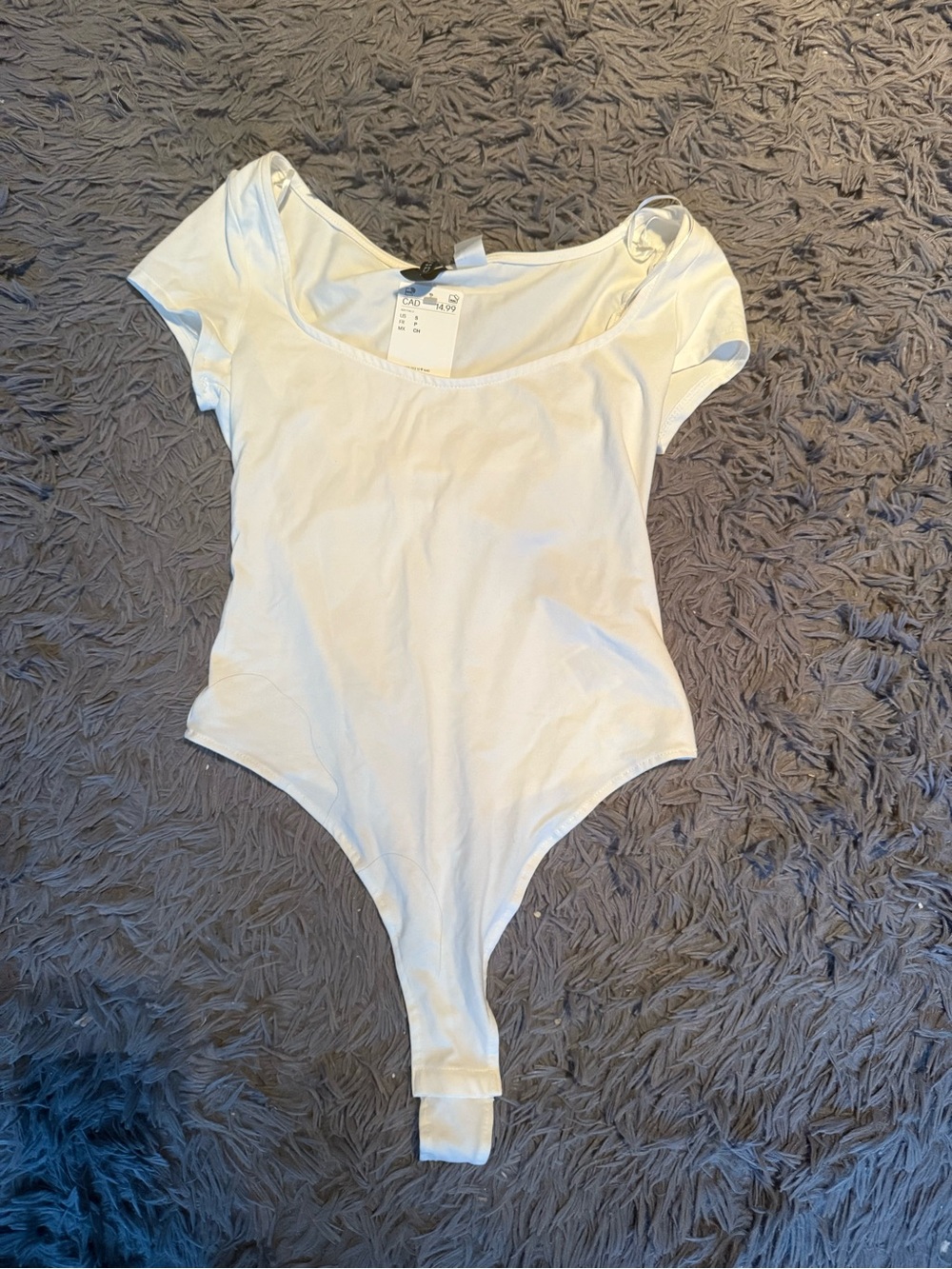 H&M White Short Sleeve Scoop Neck Bodysuit